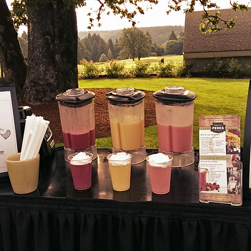 a Pacific Perks smoothie mobile café at an Oregon Golf Club sponsored by Shari's and Boys & Girls Club